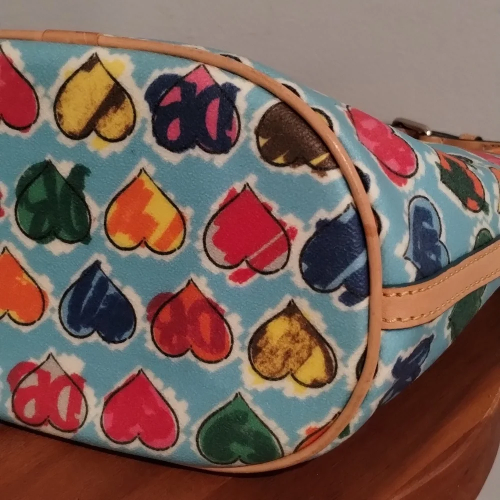 Dooney & Bourke Heart Hobo Vintage Coated Canvas Multi Color Bag And Zipper GUC - Picture 11 of 16
